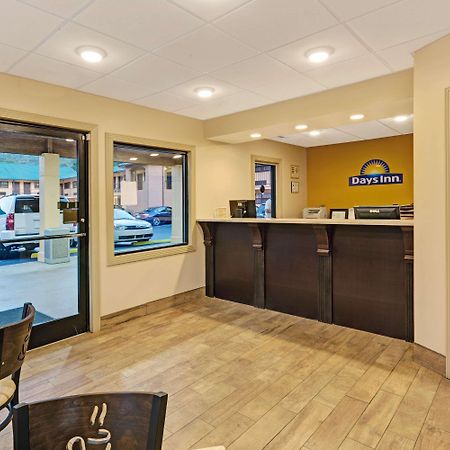Days Inn By Wyndham Cherokee Near Casino Экстерьер фото