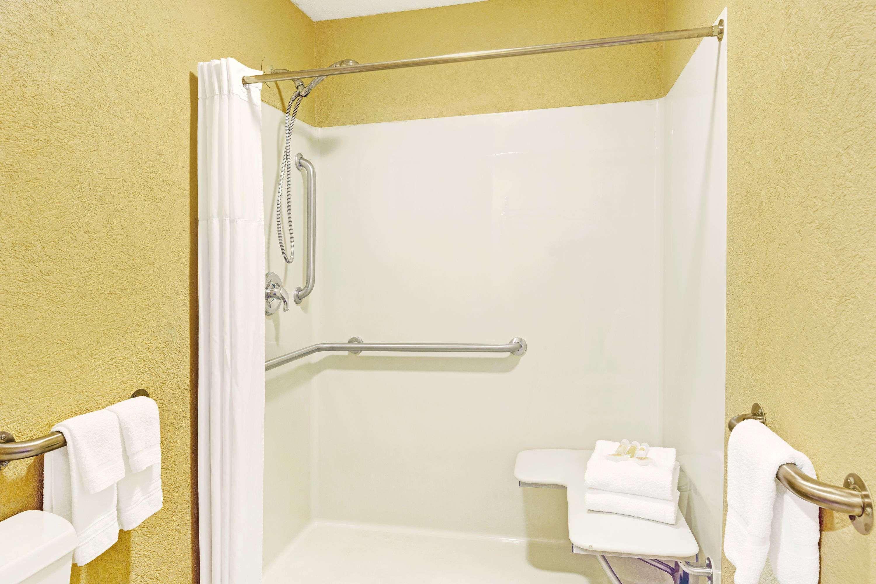 Days Inn By Wyndham Cherokee Near Casino Экстерьер фото