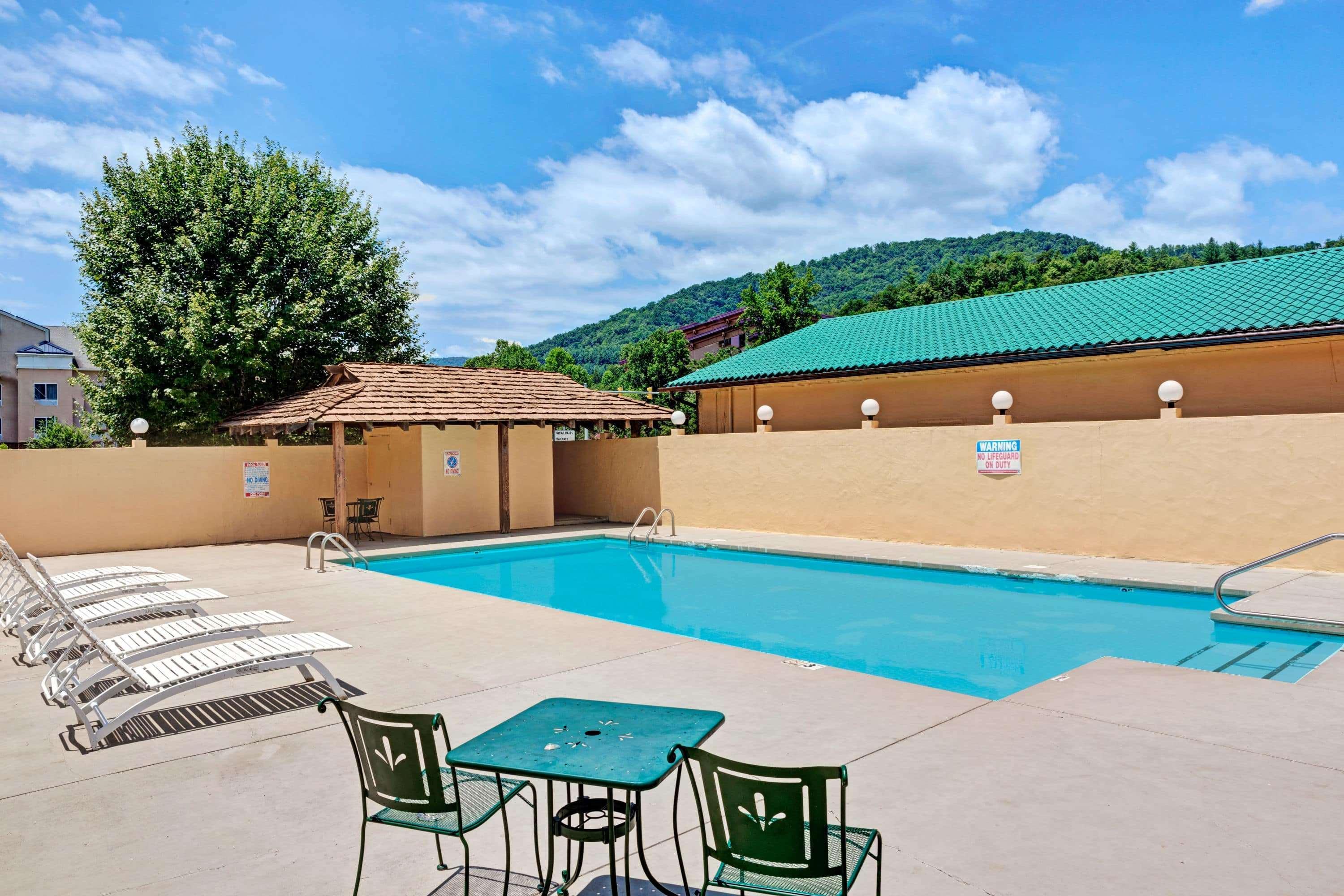 Days Inn By Wyndham Cherokee Near Casino Экстерьер фото
